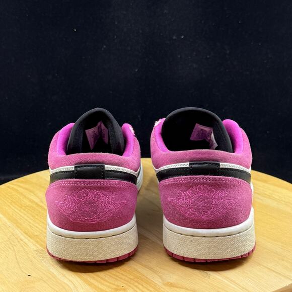 Air Jordan 1 Low 'Black Active Fuchsia' Men’s Size 9 Pre-Owned CK3022-005100 - Picture 7 of 11